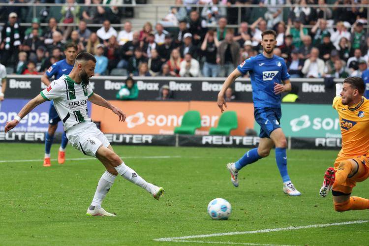 加时末段西甲焦点战,门兴格拉德巴赫临场应变,媒体盛赞,细节决定成败的简单介绍 加时末段西甲焦点战,门兴格拉德巴赫临场应变,媒体盛赞,细节决定成败的简单介绍