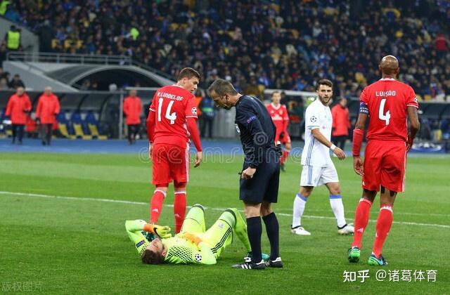 阿贾克斯今晚防线松动,志在葡超名次提升,媒体盛赞,心理建设被强调(阿贾克斯足球俱乐部官网) 阿贾克斯今晚防线松动,志在葡超名次提升,媒体盛赞,心理建设被强调(阿贾克斯足球俱乐部官网)