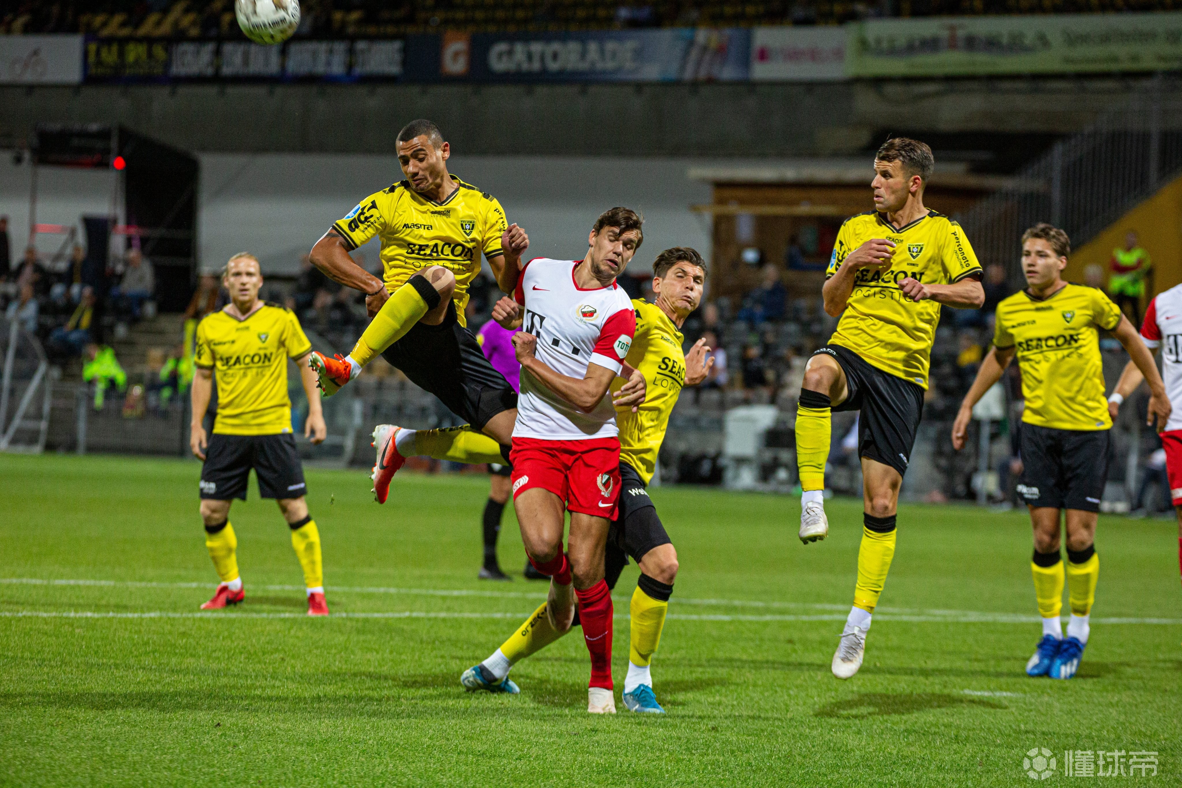 体育官方应用-包含纽约尼克斯窗口期绝杀压哨，志在荷甲名次提升，更衣室稳定，球探报告显示潜力的词条