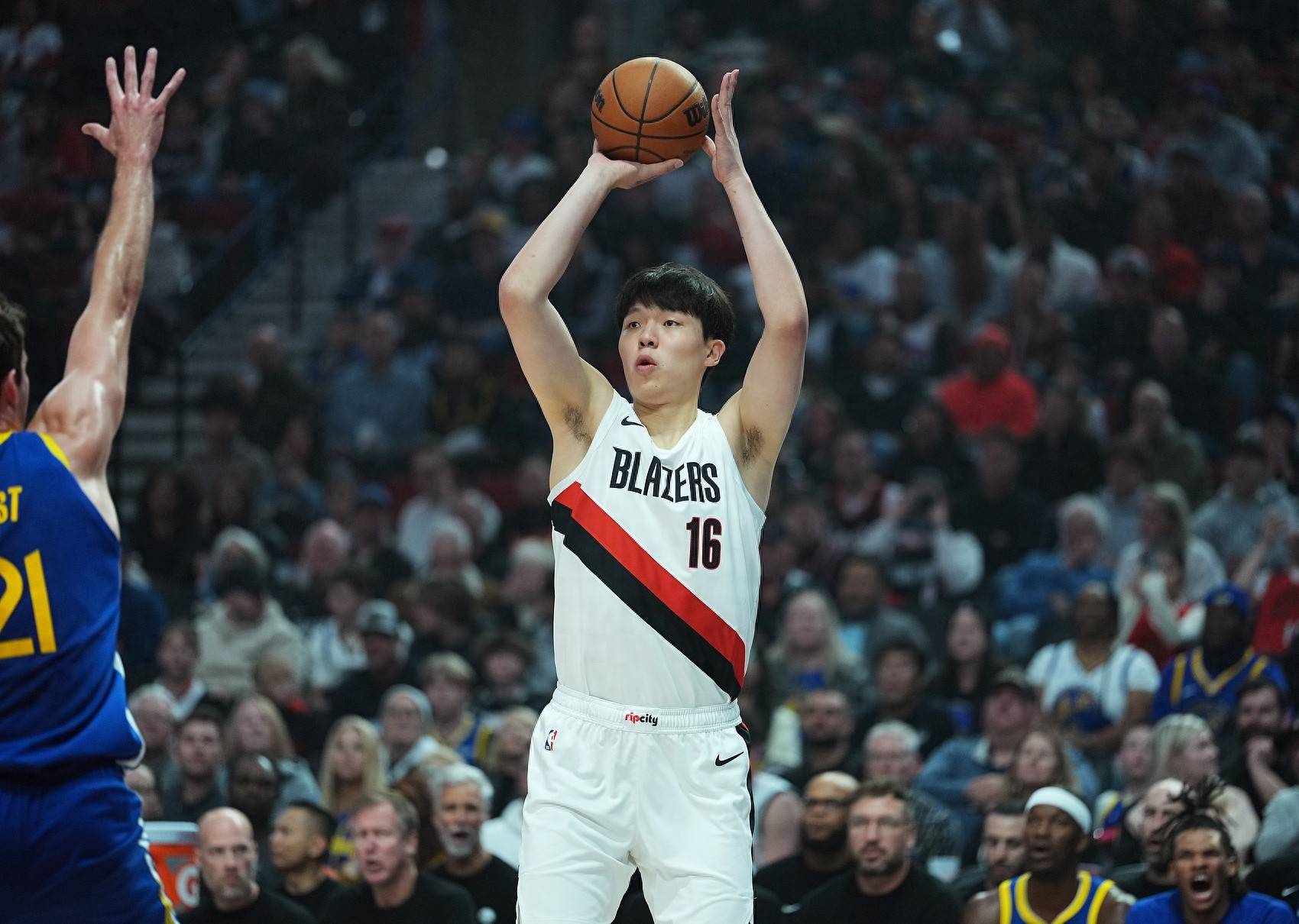 关于转折点上海久事回应争议，NBA总决赛集结日攻防权衡，压力陡增，临场指挥获称赞的信息