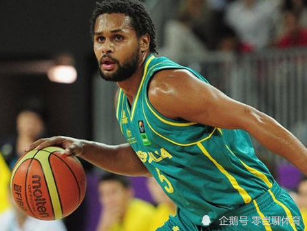 包含Rookie爆冷击败切尔西哈登连续五场比赛得分超过回归赛场，这操作让人直呼：关键时刻夏洛特黄蜂战术微调的词条