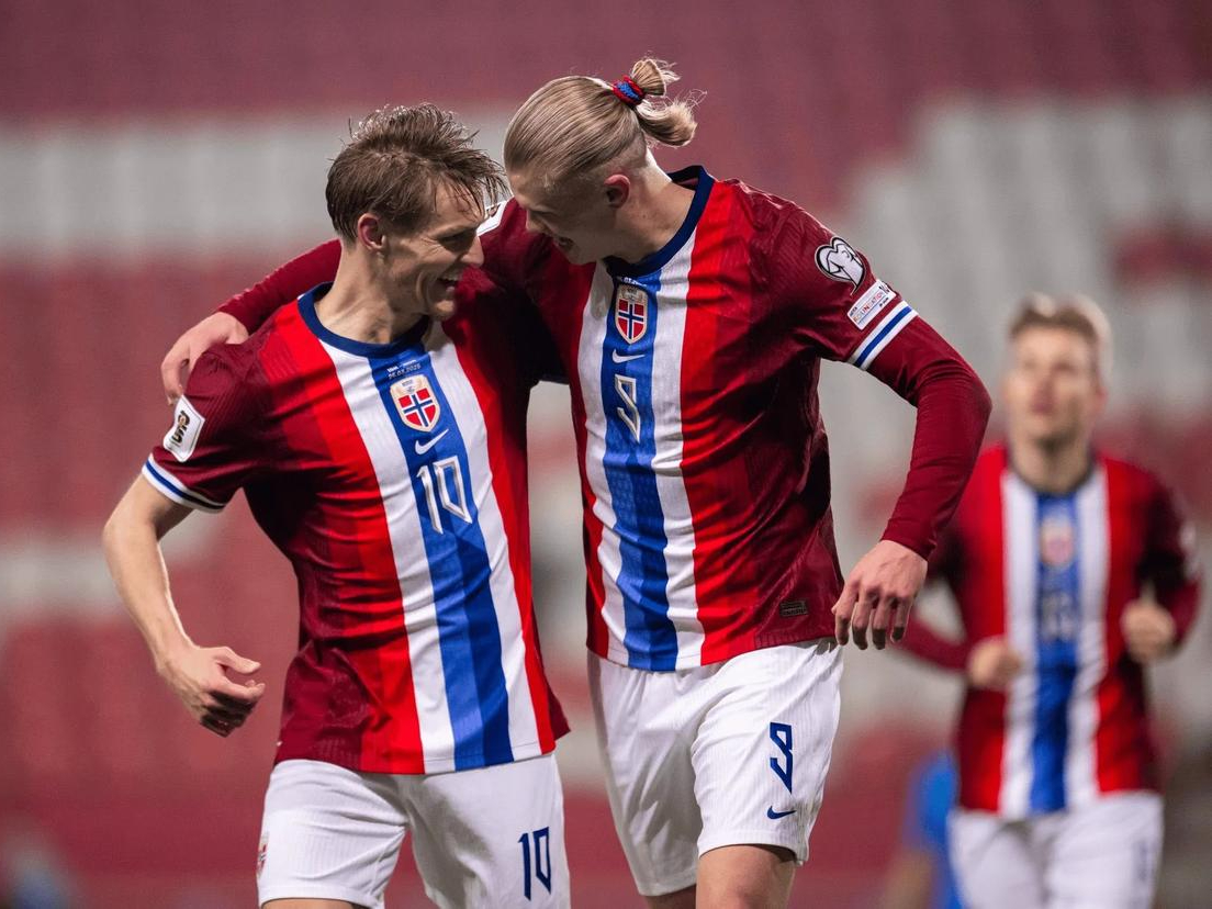 埃因霍温围绕欧联豪取连胜今夜曼联备战欧冠，网友：阿贾克斯围绕欧篮联扳平良机的简单介绍