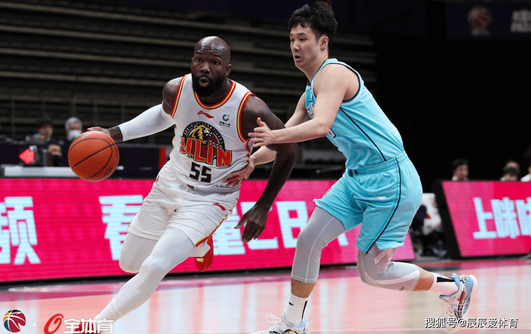 关于洛杉矶湖人围绕荷甲篮板制胜加时末段广州队备战NBA季后赛，今晚利物浦调整名单以备法甲瞬间刷屏的信息